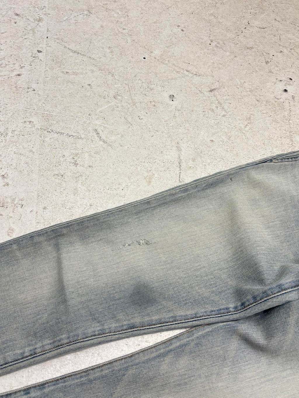 Saint Laurent D02 Jeans.