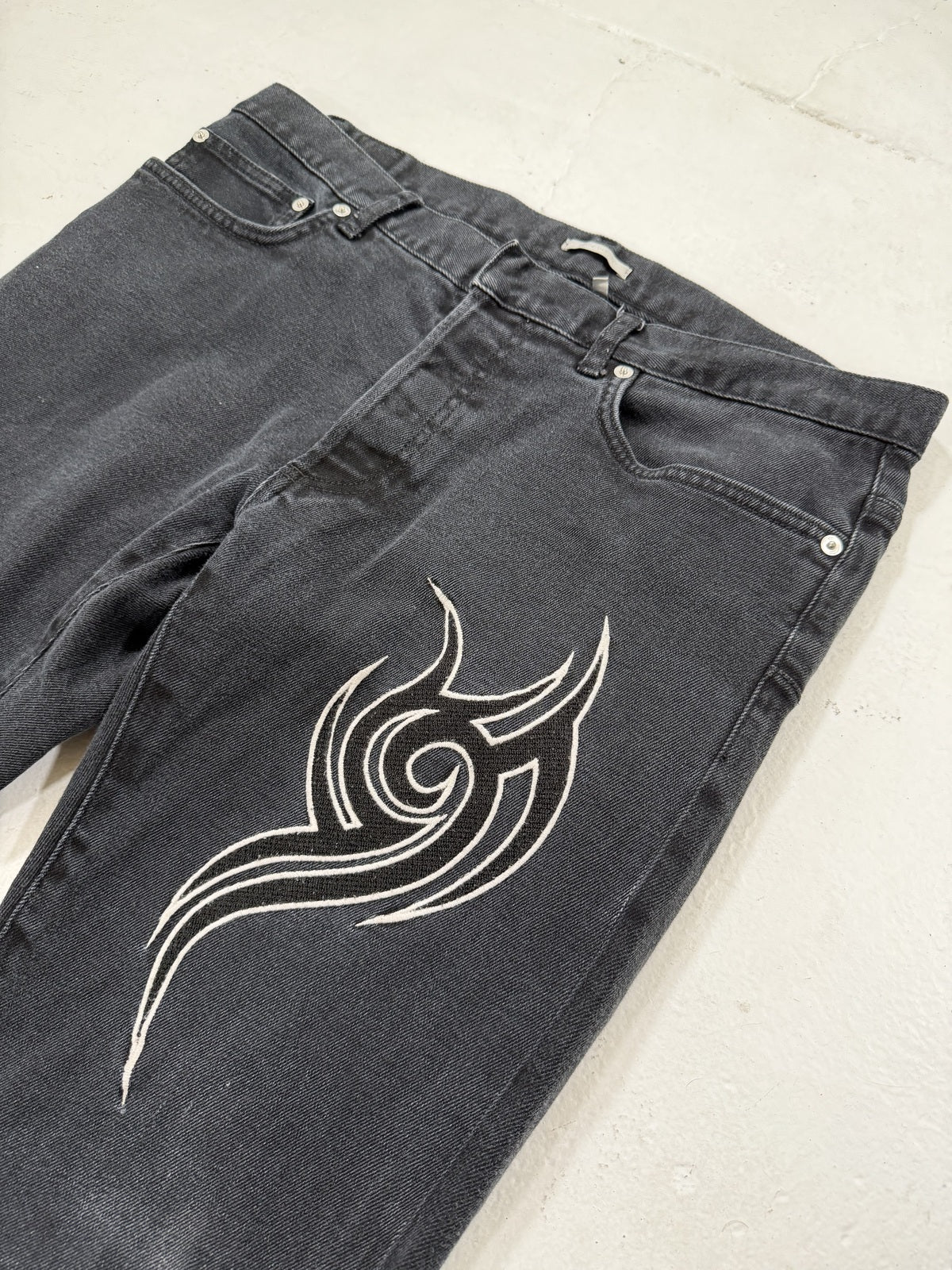 Dior Homme Tribal Denim AW18 {{ color }} {{ brand }} {{ archive }} {{ season }} {{ year }} {{ hedi slimane }}