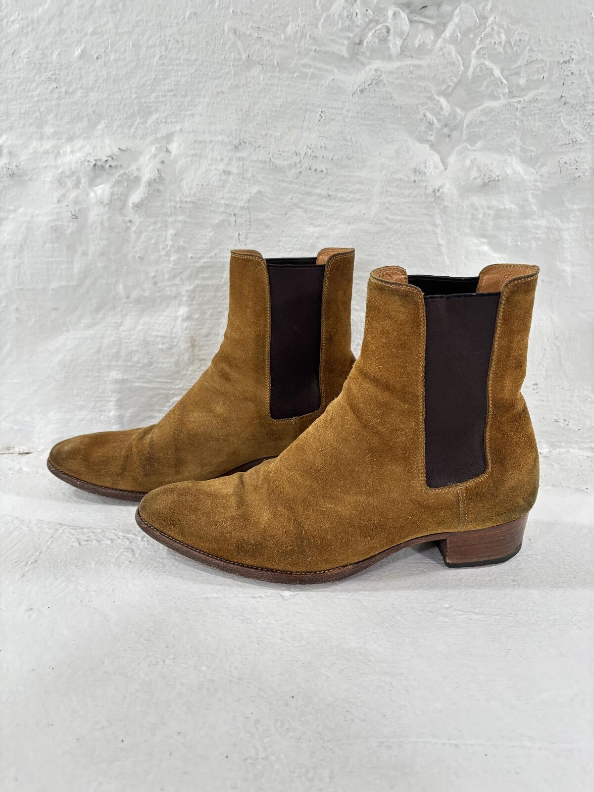 Saint Laurent Paris Chelsea Boots