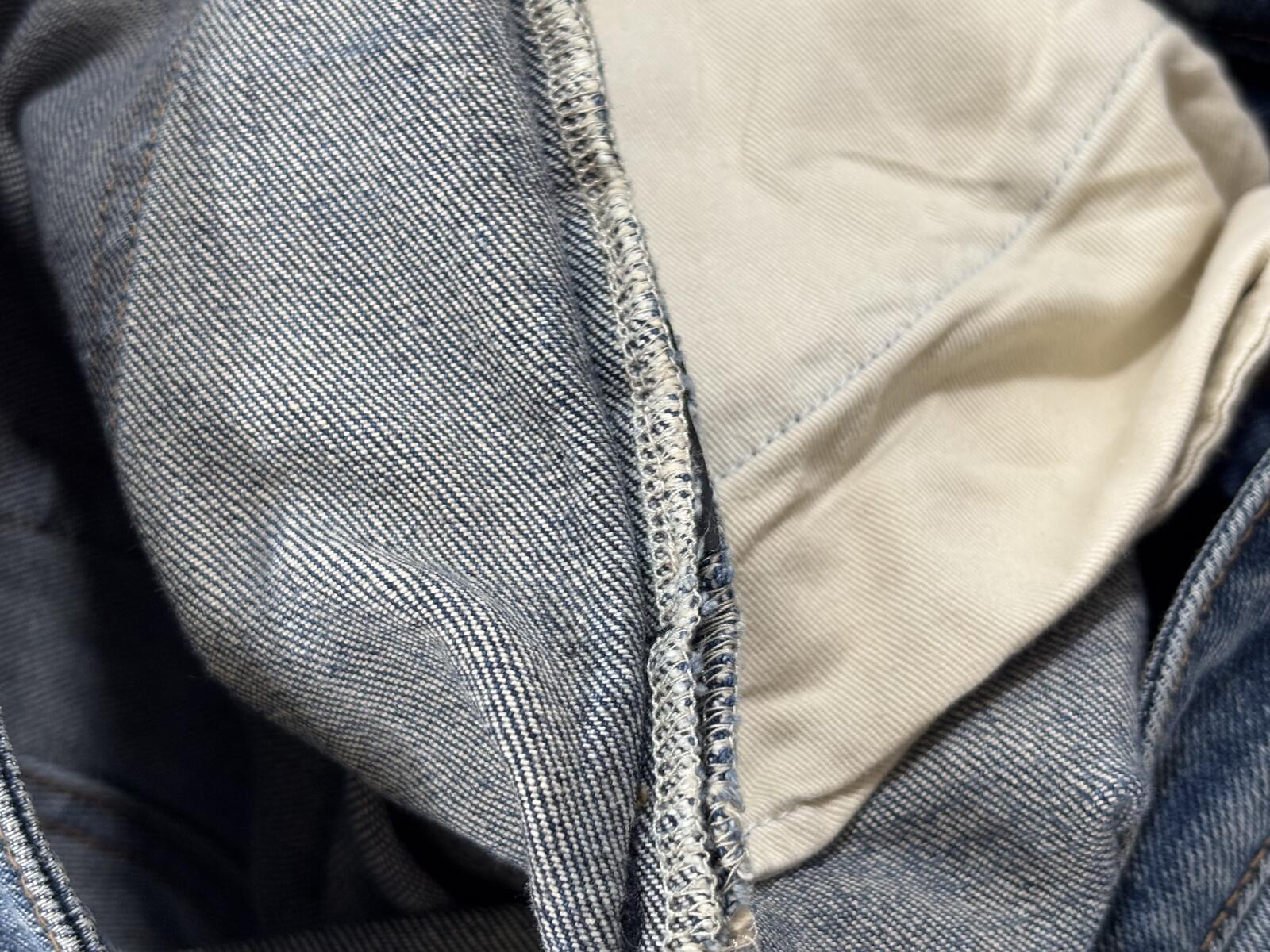 Saint Laurent D06 Light wash denim {{ color }} {{ brand }} {{ archive }} {{ season }} {{ year }} {{ hedi slimane }}