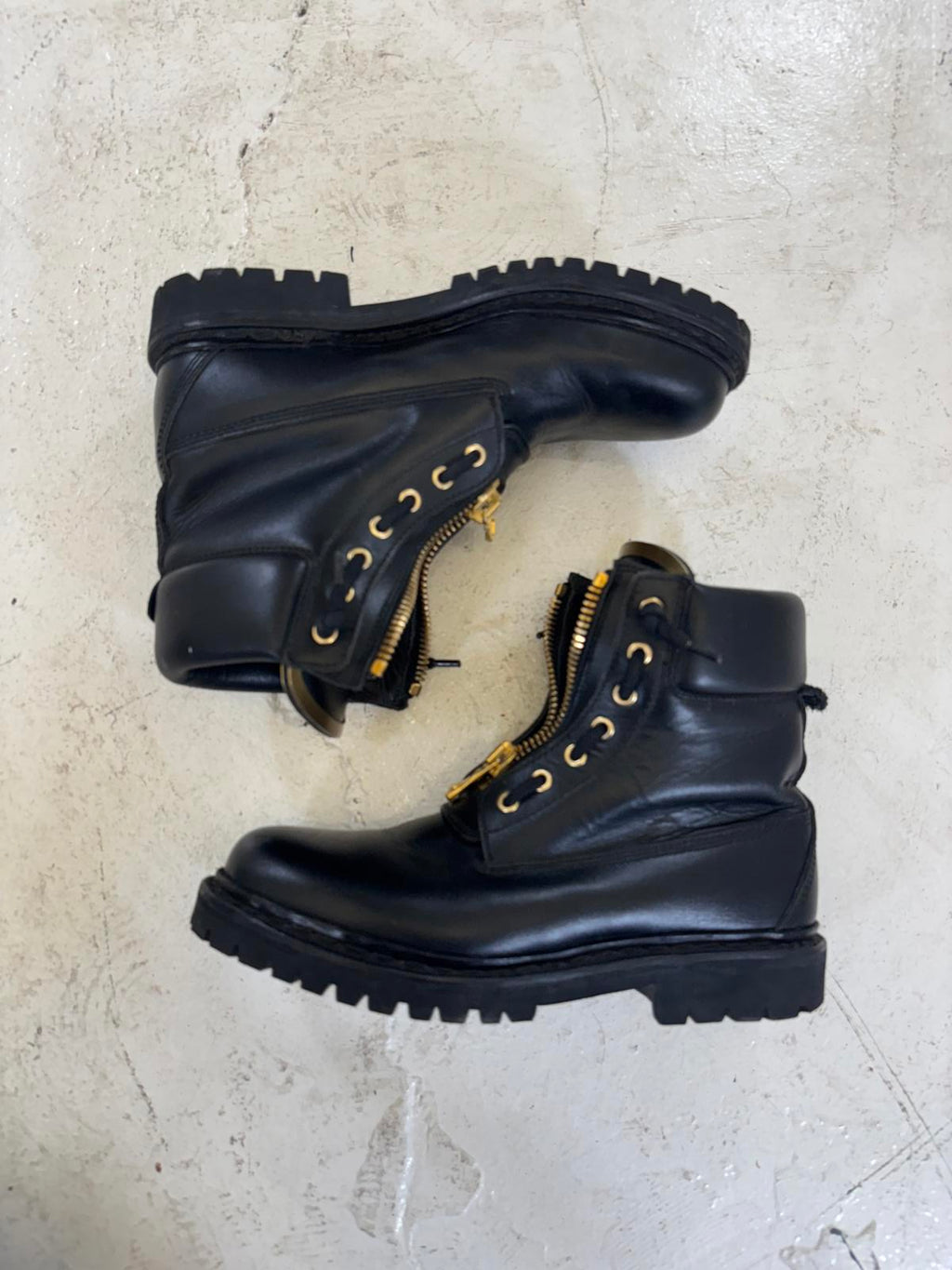 Balmain zip up ankle boots