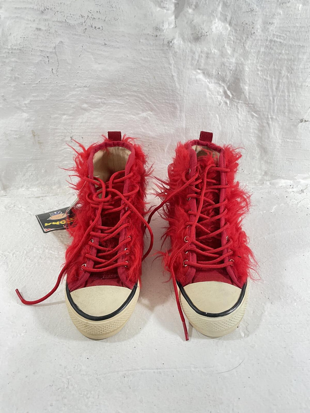 Hyoma Furry Converse