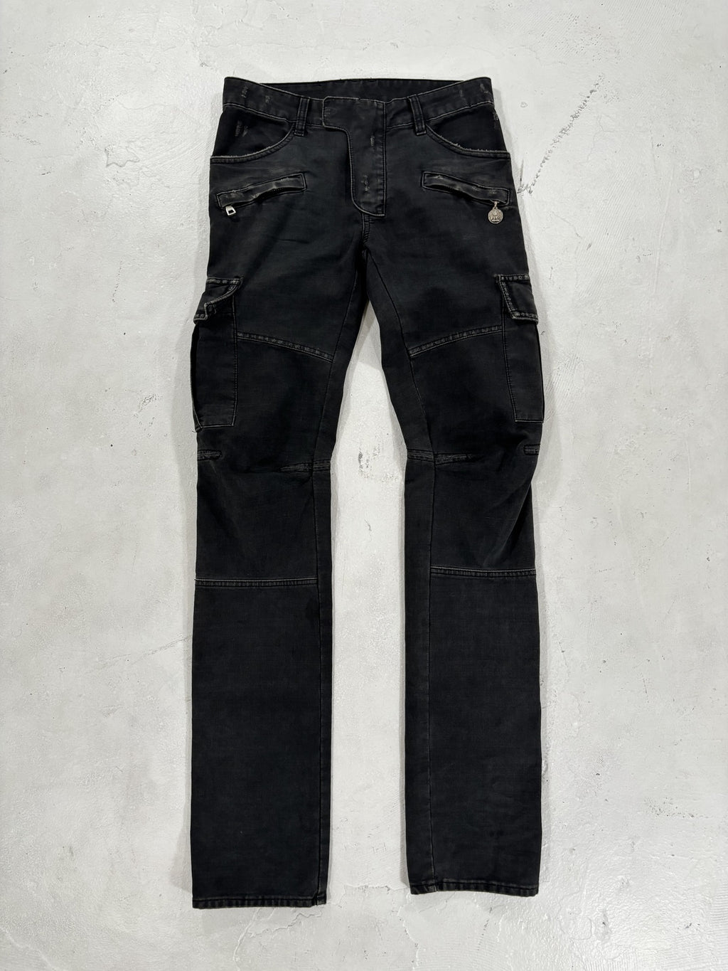 Balmain Black Egale Coin Cargo Jeans {{ color }} {{ brand }} {{ archive }} {{ season }} {{ year }} {{ hedi slimane }}