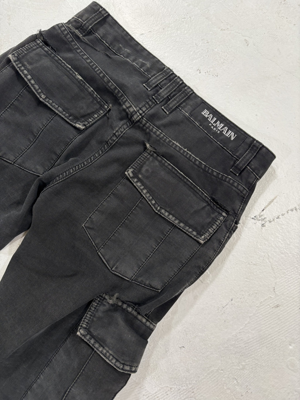 Balmain Black Egale Coin Cargo Jeans {{ color }} {{ brand }} {{ archive }} {{ season }} {{ year }} {{ hedi slimane }}