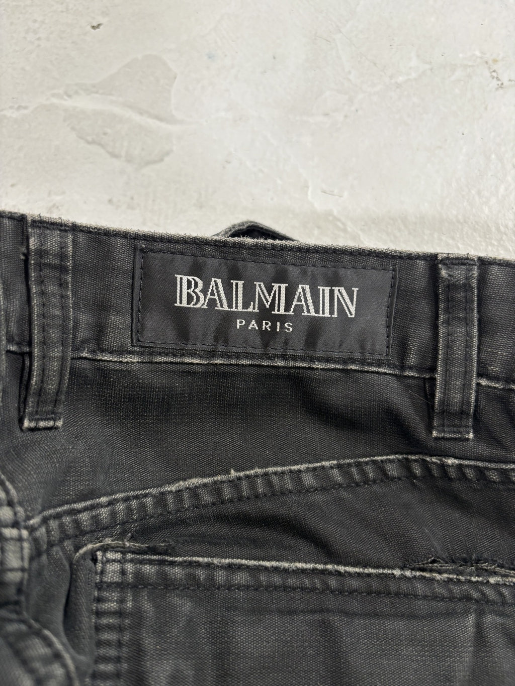Balmain Black Egale Coin Cargo Jeans {{ color }} {{ brand }} {{ archive }} {{ season }} {{ year }} {{ hedi slimane }}