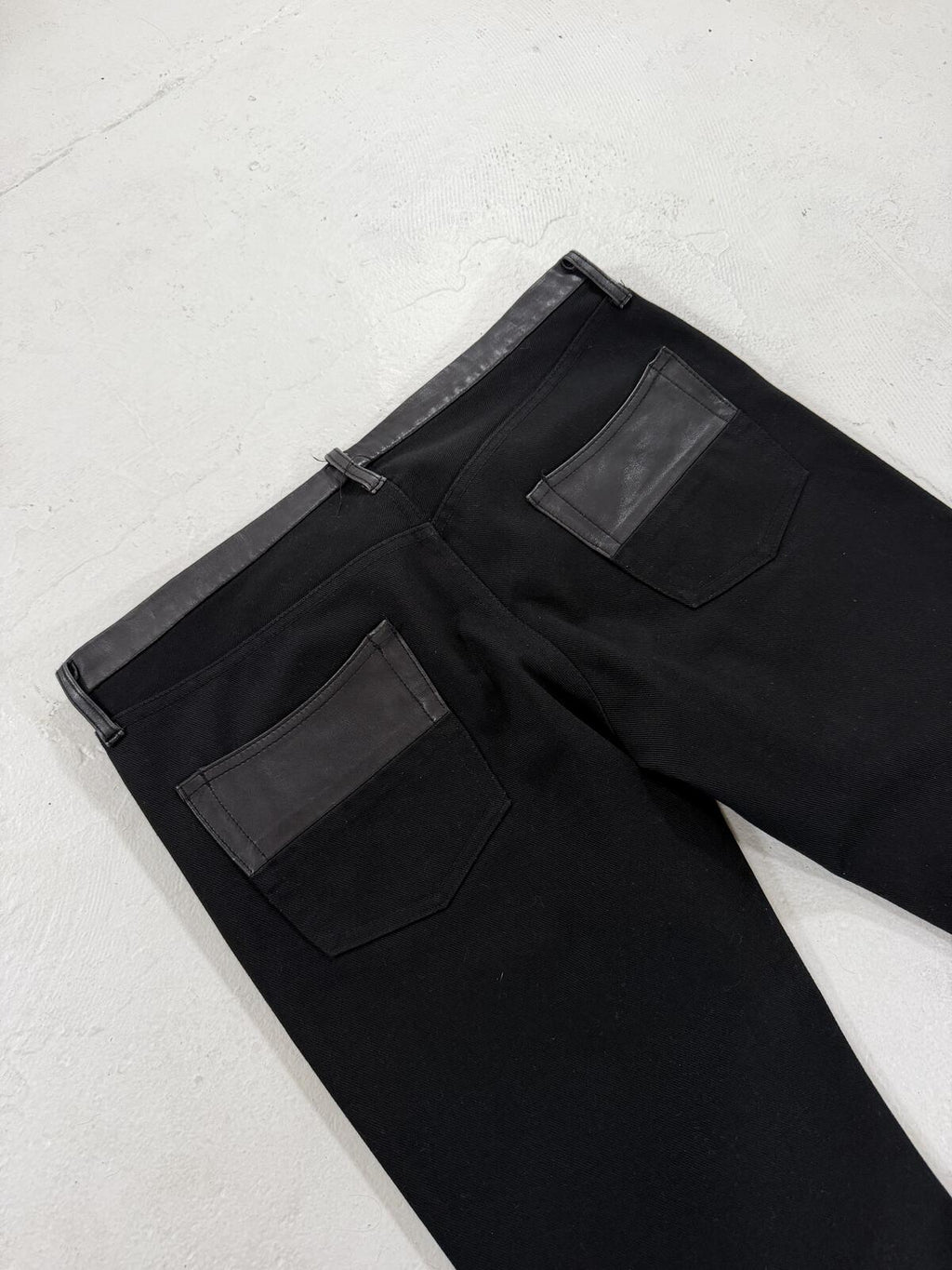 Undercover AW05 cummerbund {{ color }} {{ brand }} {{ archive }} {{ season }} {{ year }} {{ hedi slimane }}