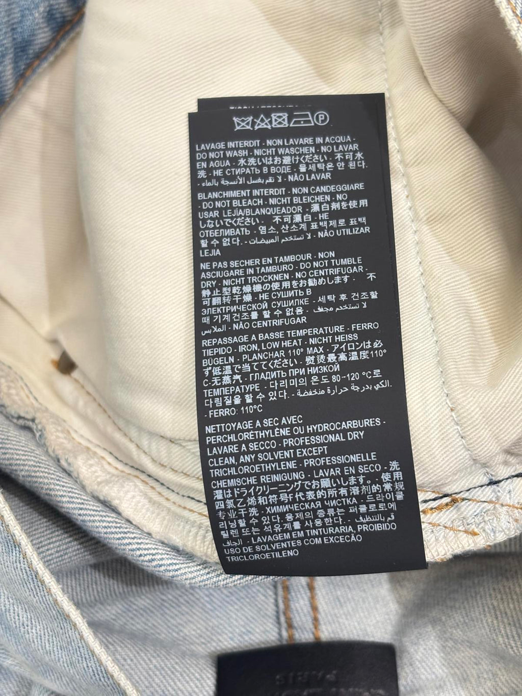 Saint Laurent D02 Jeans.