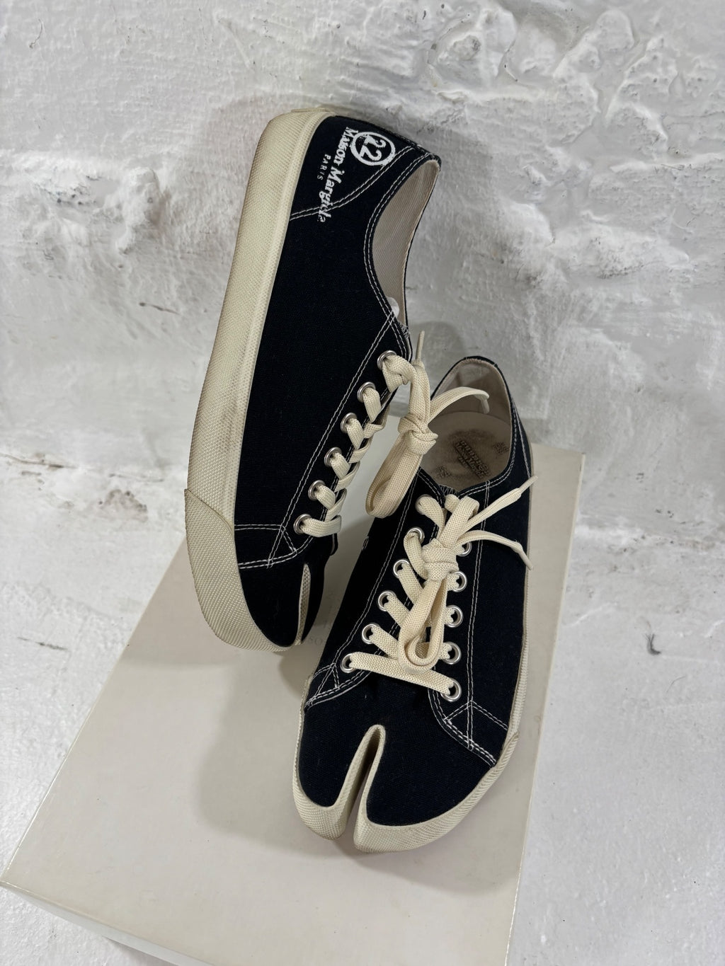 Maison Margelia Tabi Sneakers {{ color }} {{ brand }} {{ archive }} {{ season }} {{ year }} {{ hedi slimane }}