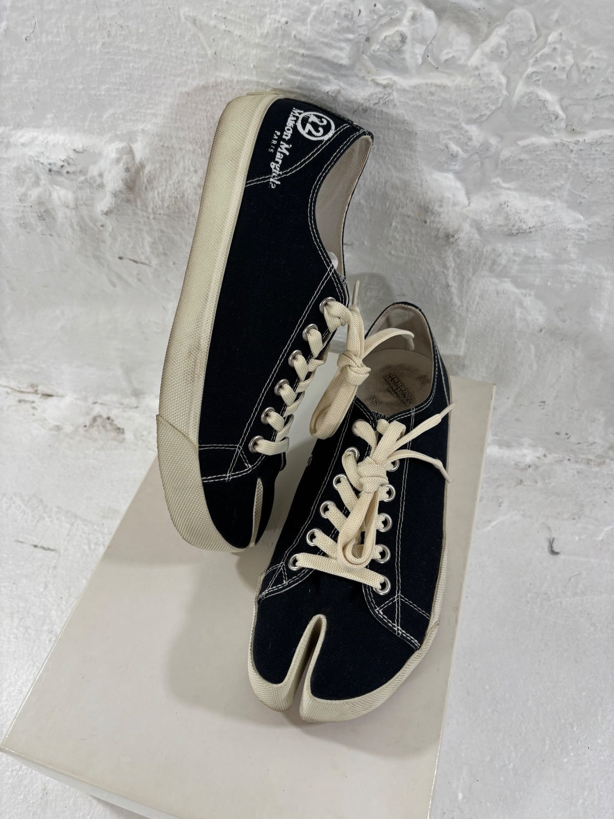 Maison Margelia Tabi Sneakers {{ color }} {{ brand }} {{ archive }} {{ season }} {{ year }} {{ hedi slimane }}