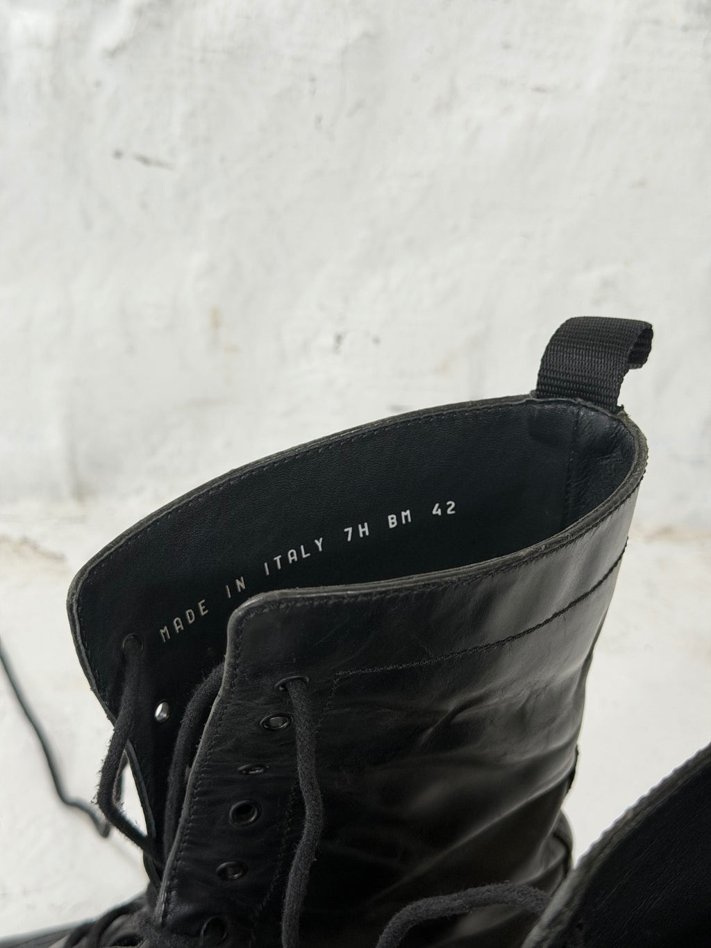 Dior Homme AW07 Navigator Boots By Hedi {{ color }} {{ brand }} {{ archive }} {{ season }} {{ year }} {{ hedi slimane }}