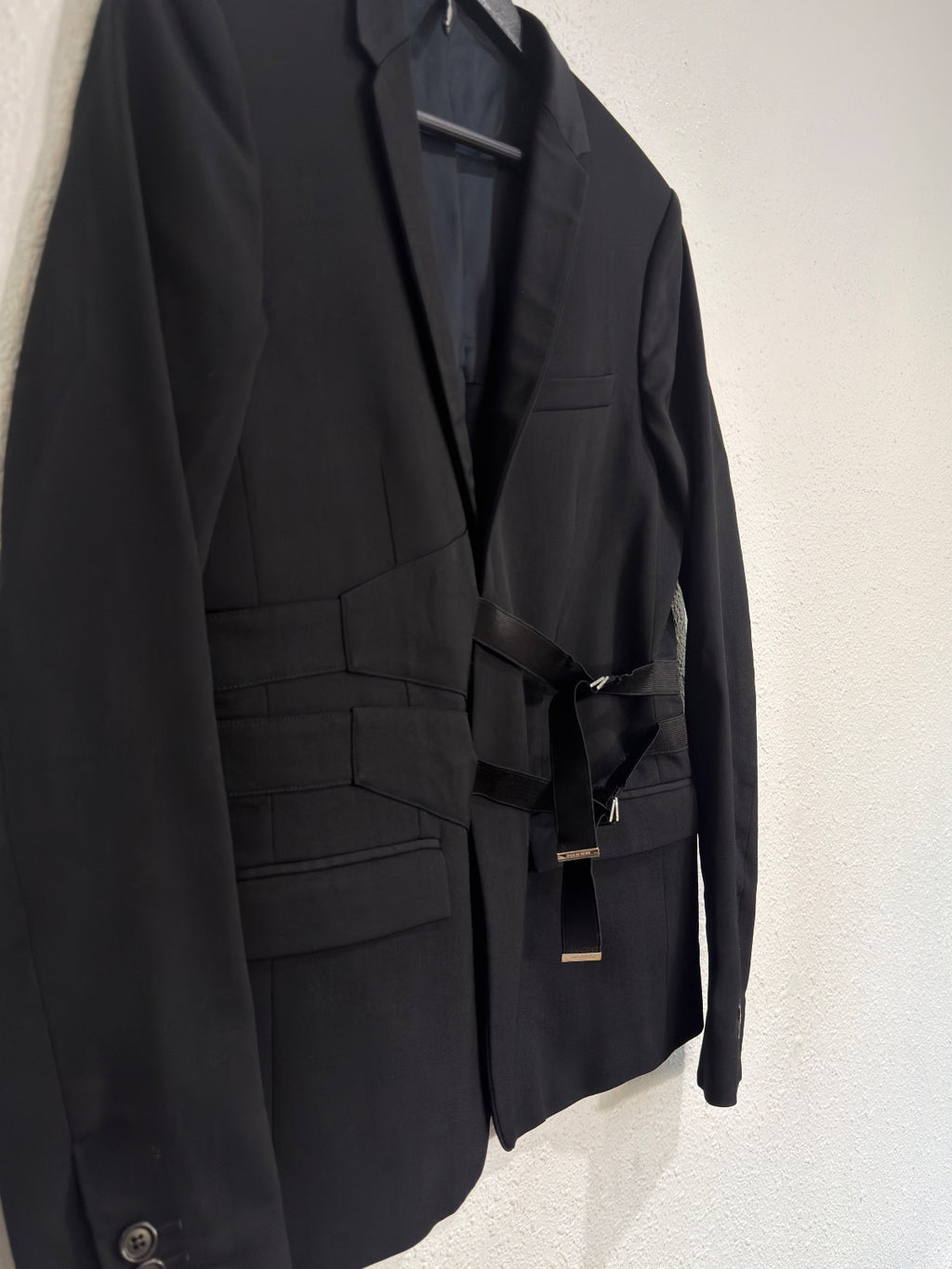 Dior Homme aw09 Bondage Suit {{ color }} {{ brand }} {{ archive }} {{ season }} {{ year }} {{ hedi slimane }}