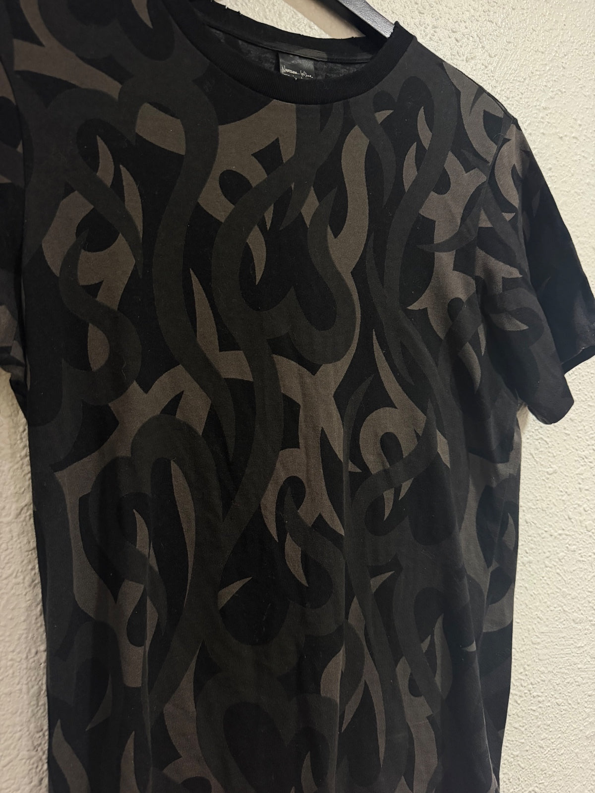 Number (N)ine Black Tribal Tee {{ color }} {{ brand }} {{ archive }} {{ season }} {{ year }} {{ hedi slimane }}