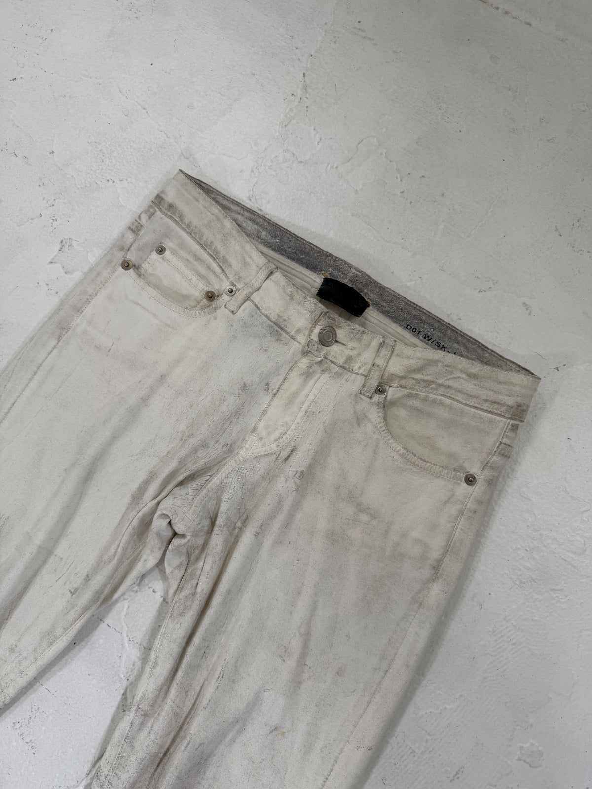 Saint Laurent Paris 2013 White Ash Leather Pants {{ color }} {{ brand }} {{ archive }} {{ season }} {{ year }} {{ hedi slimane }}