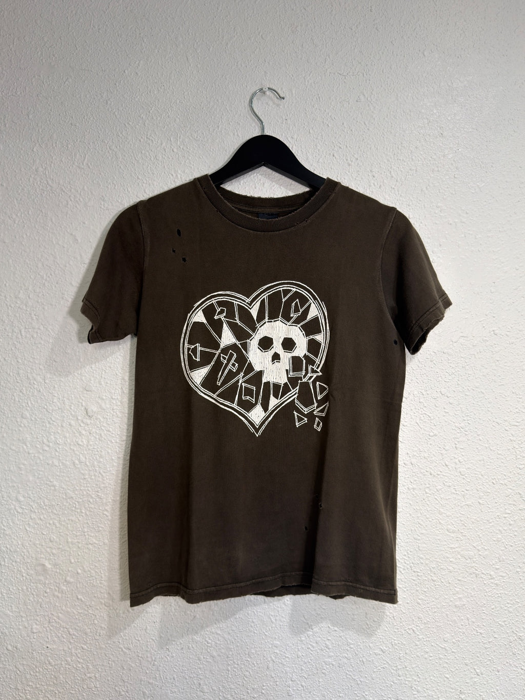 SS05 Number (N)ine broken heart tee {{ color }} {{ brand }} {{ archive }} {{ season }} {{ year }} {{ hedi slimane }}