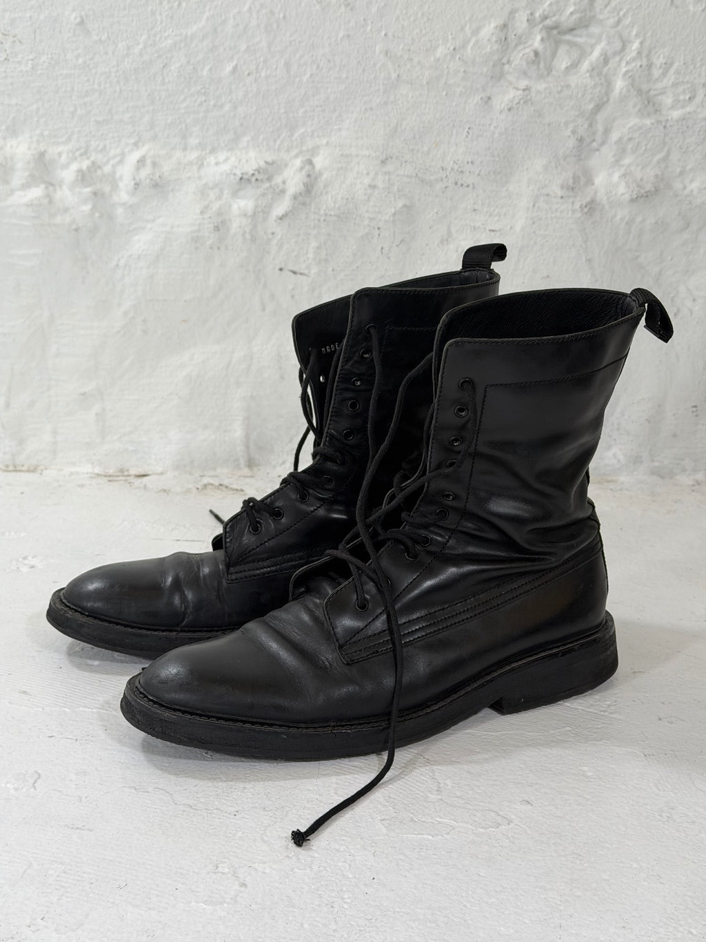Dior Homme AW07 Navigator Boots By Hedi {{ color }} {{ brand }} {{ archive }} {{ season }} {{ year }} {{ hedi slimane }}