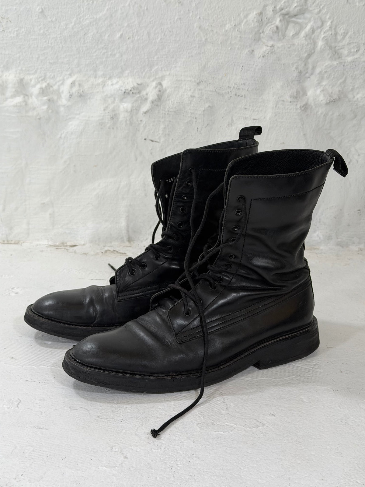 Dior Homme AW07 Navigator Boots By Hedi {{ color }} {{ brand }} {{ archive }} {{ season }} {{ year }} {{ hedi slimane }}