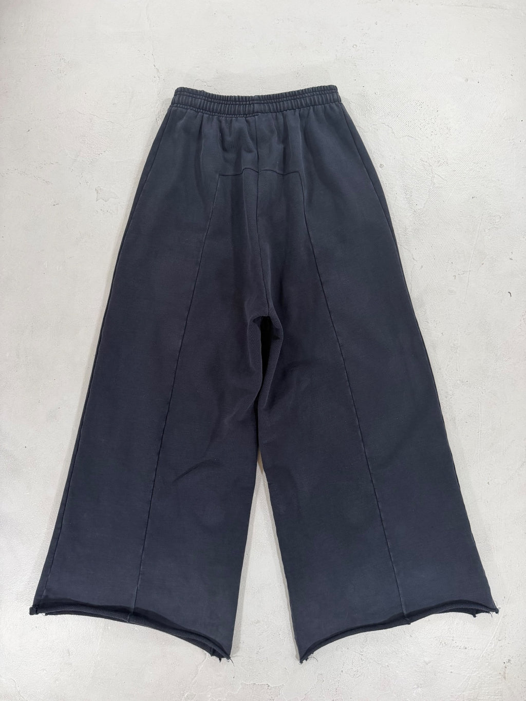 Vetements Navy Sweats {{ color }} {{ brand }} {{ archive }} {{ season }} {{ year }} {{ hedi slimane }}