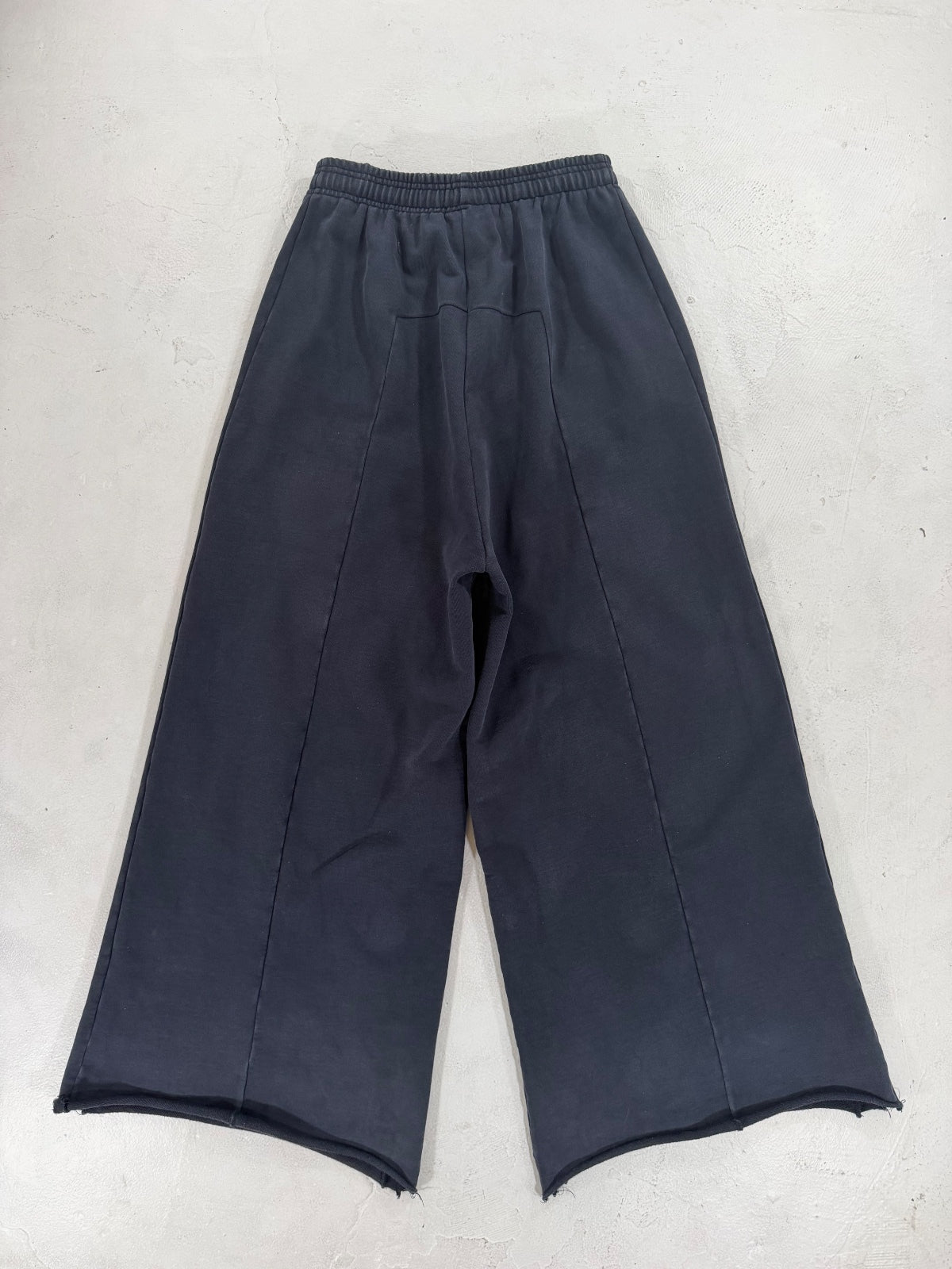 Vetements Navy Sweats {{ color }} {{ brand }} {{ archive }} {{ season }} {{ year }} {{ hedi slimane }}
