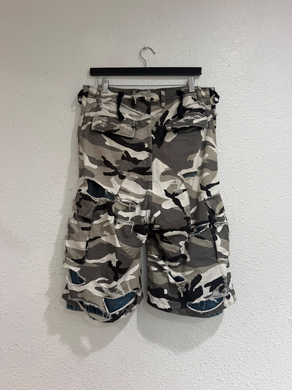 Balenciaga Trompe L’Oeil Jean Shorts {{ color }} {{ brand }} {{ archive }} {{ season }} {{ year }} {{ hedi slimane }}