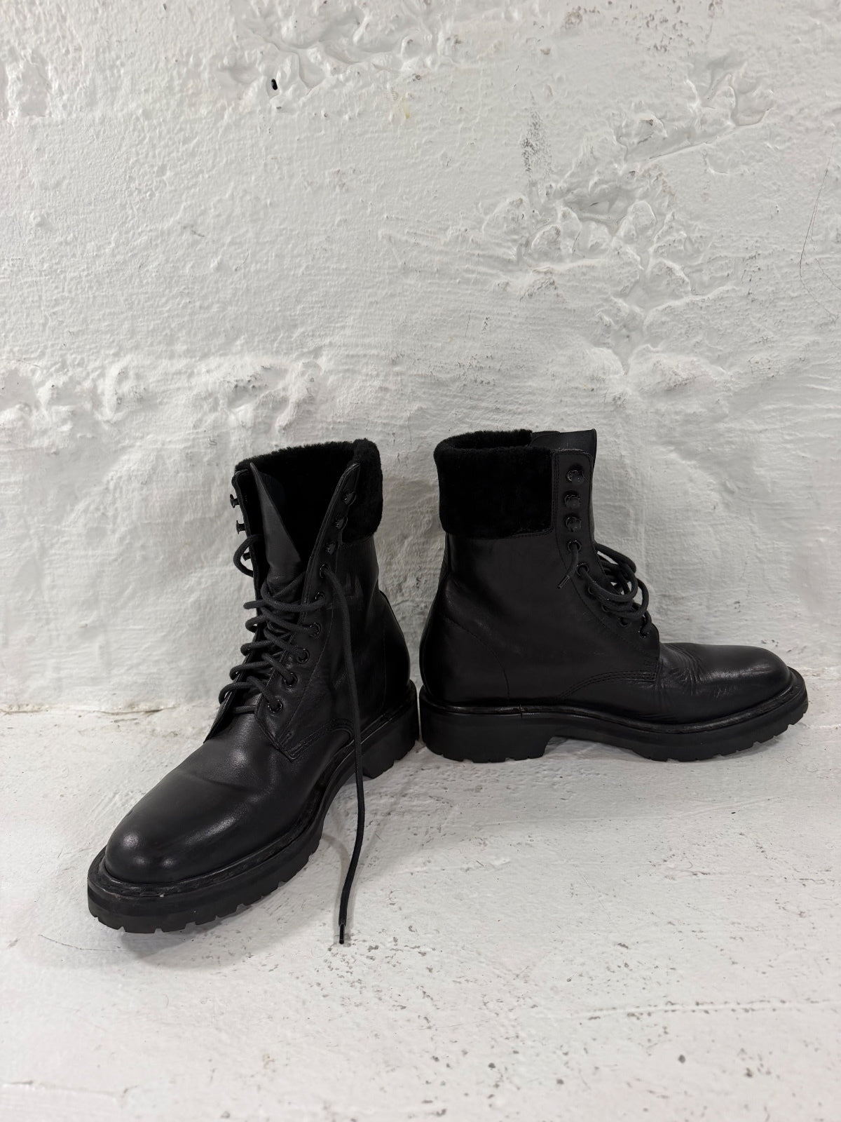 Saint Laurent Paris Combat Boots {{ color }} {{ brand }} {{ archive }} {{ season }} {{ year }} {{ hedi slimane }}