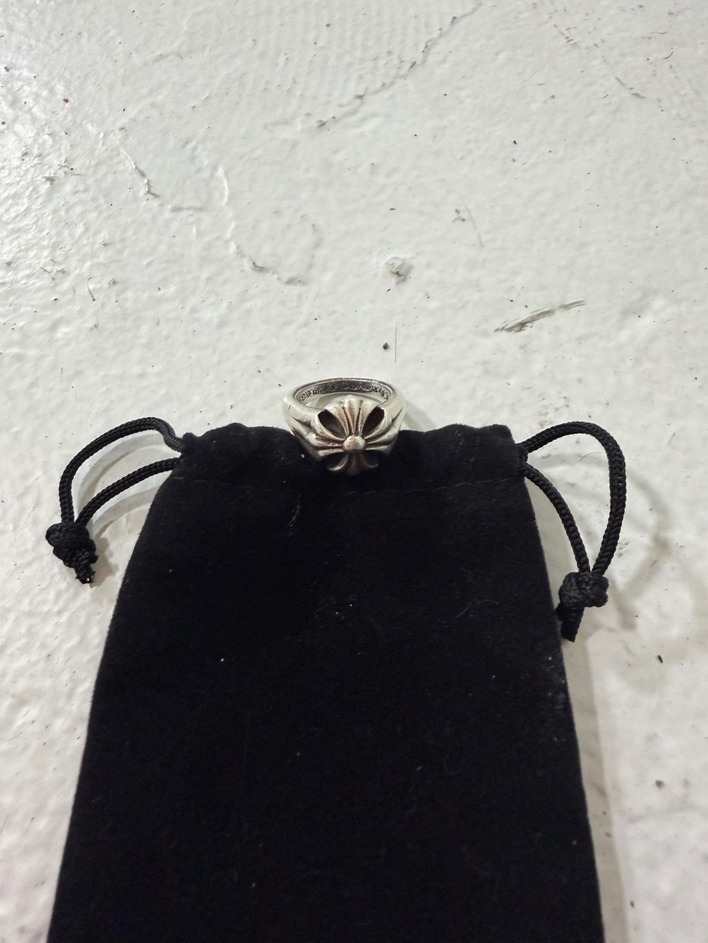 Chrome Hearts Plus Cross Ring {{ color }} {{ brand }} {{ archive }} {{ season }} {{ year }} {{ hedi slimane }}