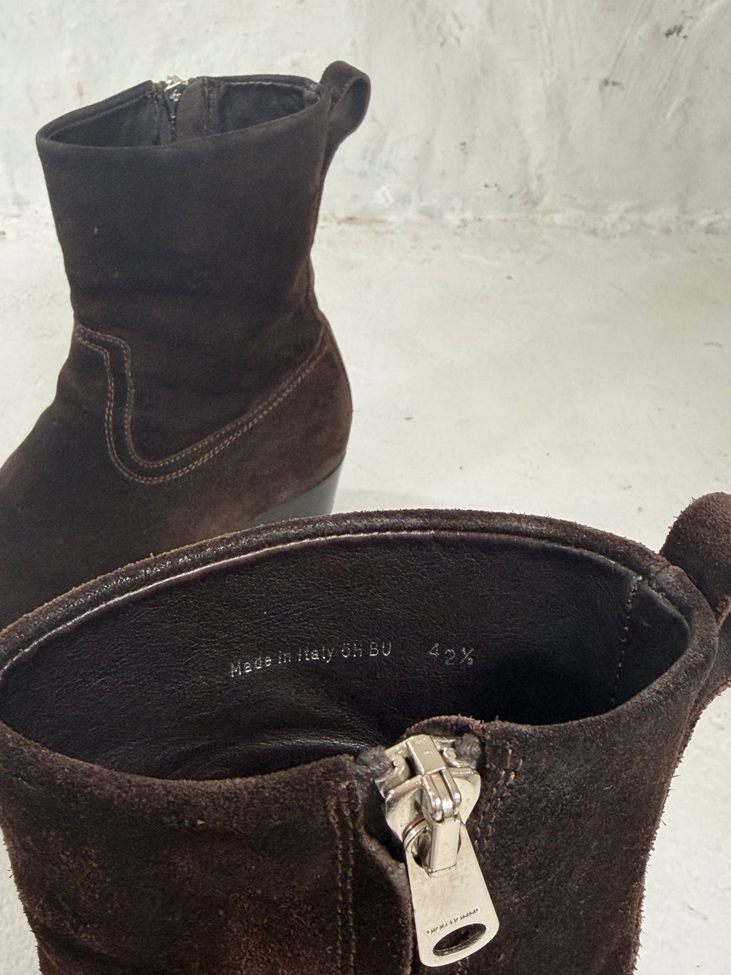 Dior Homme AW05 Suede Side-Zip Hedi Boots {{ color }} {{ brand }} {{ archive }} {{ season }} {{ year }} {{ hedi slimane }}