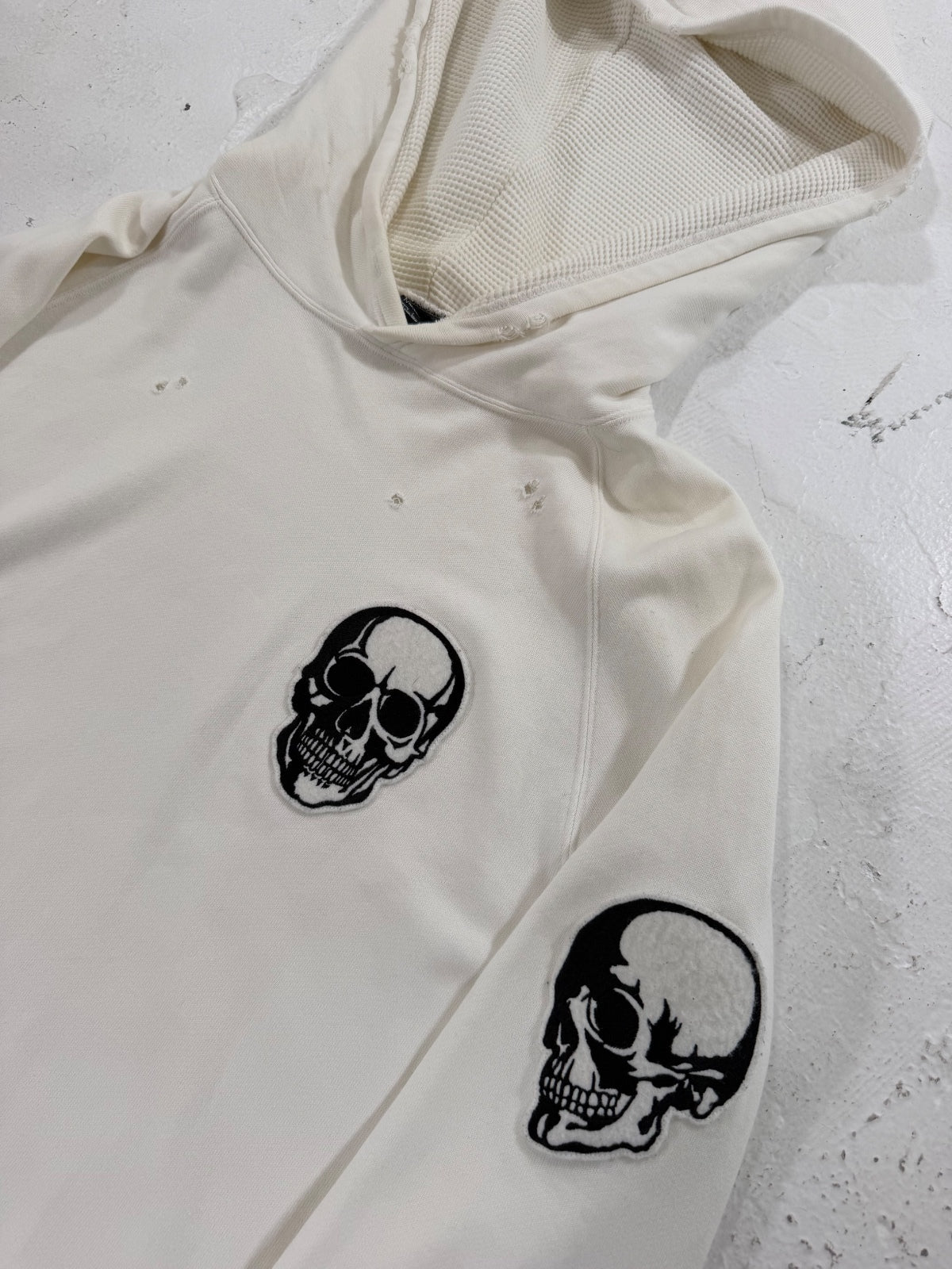 Number (N)ine White Double Skull Hoodie {{ color }} {{ brand }} {{ archive }} {{ season }} {{ year }} {{ hedi slimane }}