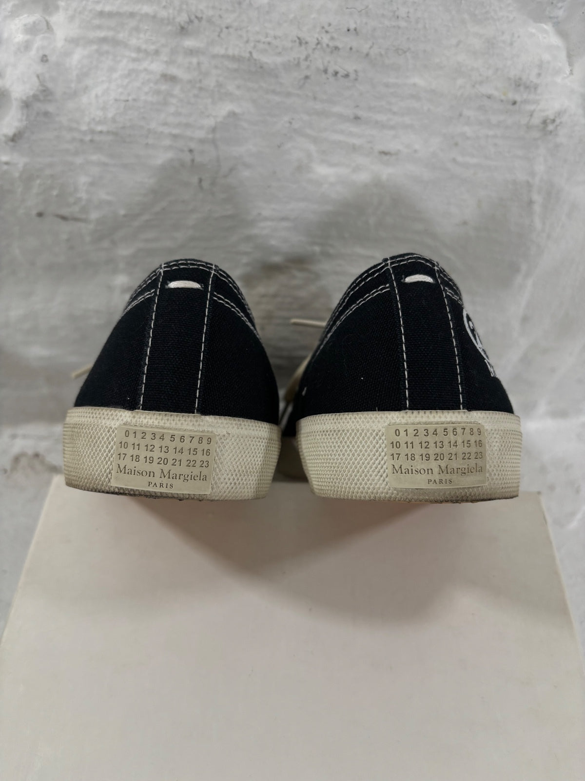 Maison Margelia Tabi Sneakers {{ color }} {{ brand }} {{ archive }} {{ season }} {{ year }} {{ hedi slimane }}