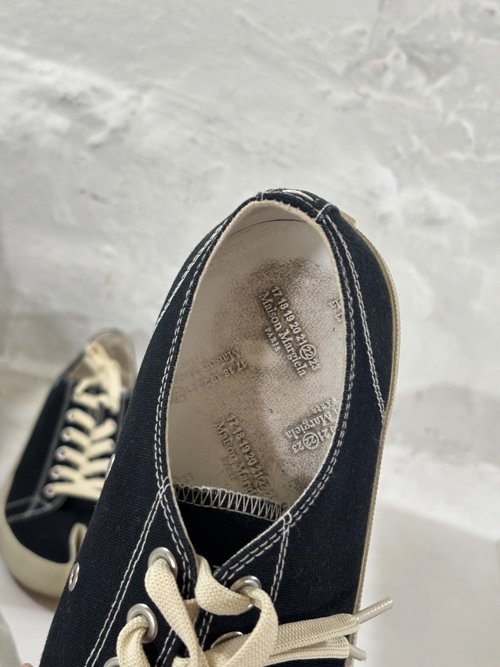 Maison Margelia Tabi Sneakers {{ color }} {{ brand }} {{ archive }} {{ season }} {{ year }} {{ hedi slimane }}