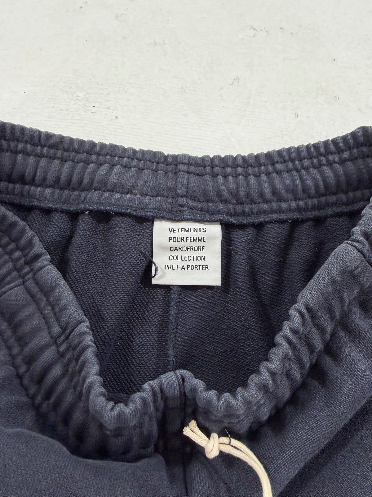 Vetements Navy Sweats {{ color }} {{ brand }} {{ archive }} {{ season }} {{ year }} {{ hedi slimane }}