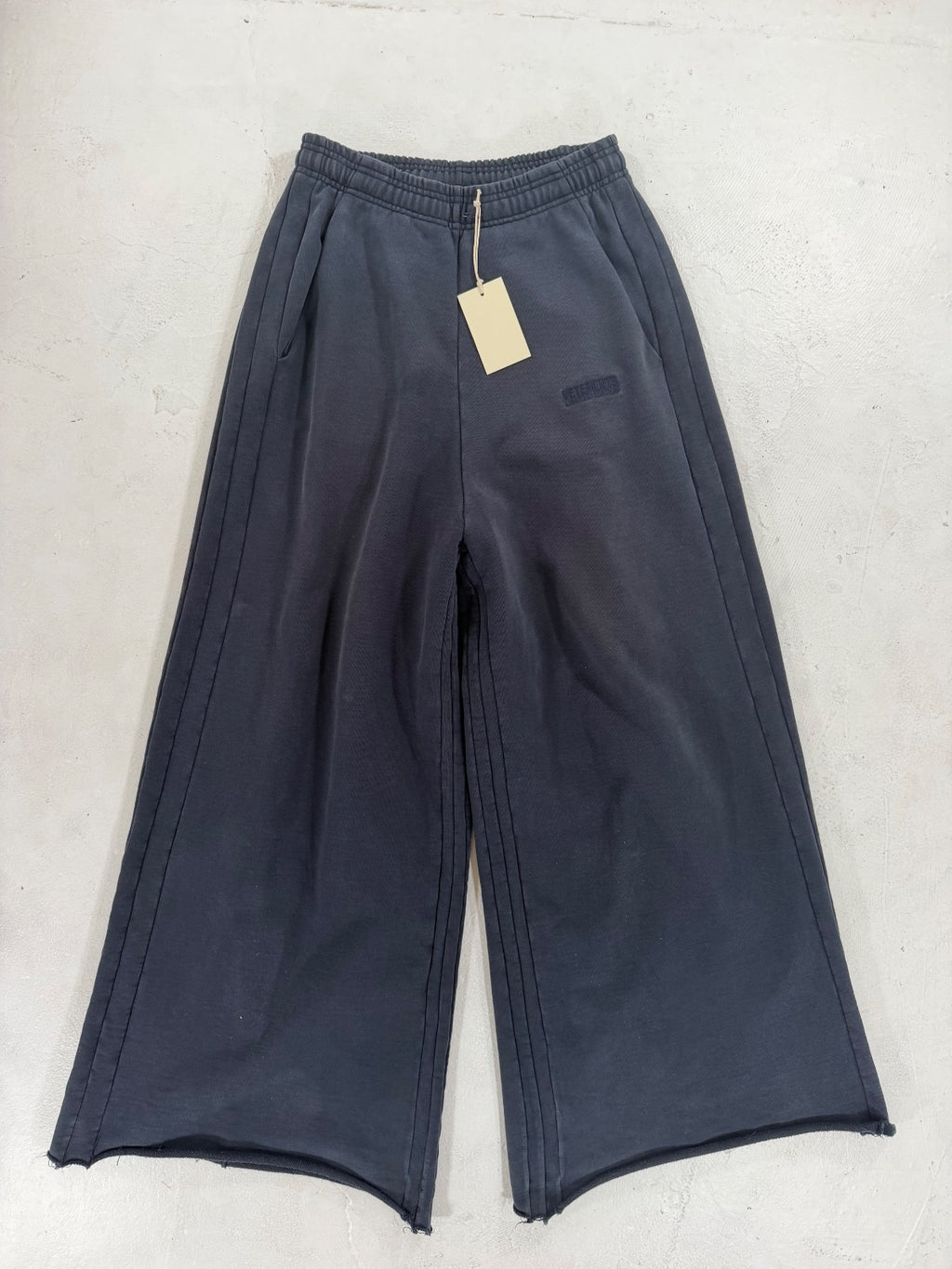 Vetements Navy Sweats {{ color }} {{ brand }} {{ archive }} {{ season }} {{ year }} {{ hedi slimane }}
