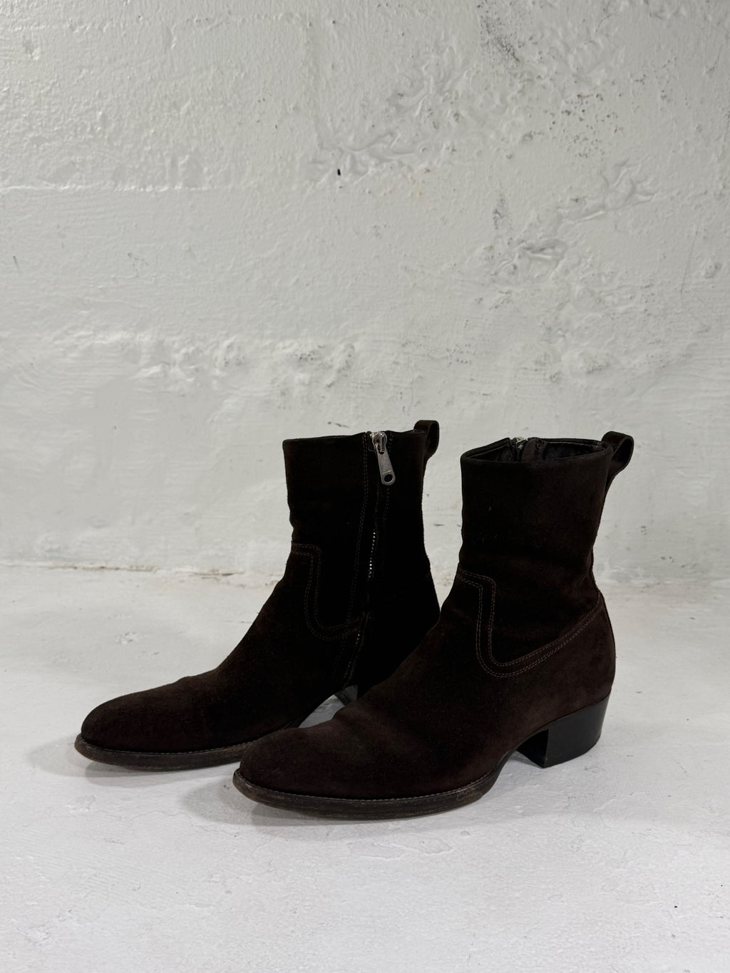 Dior Homme AW05 Suede Side-Zip Hedi Boots {{ color }} {{ brand }} {{ archive }} {{ season }} {{ year }} {{ hedi slimane }}