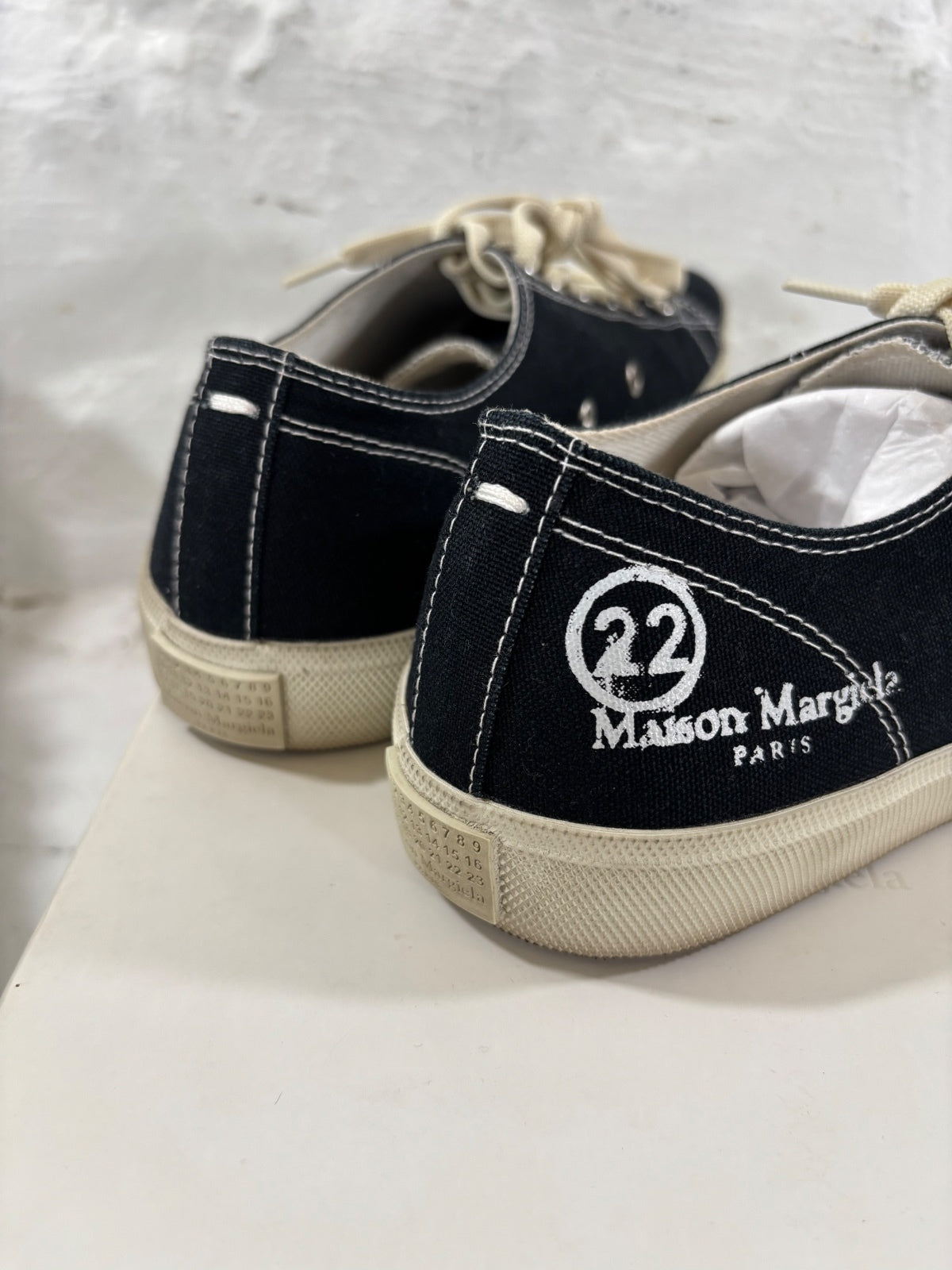 Maison Margelia Tabi Sneakers {{ color }} {{ brand }} {{ archive }} {{ season }} {{ year }} {{ hedi slimane }}