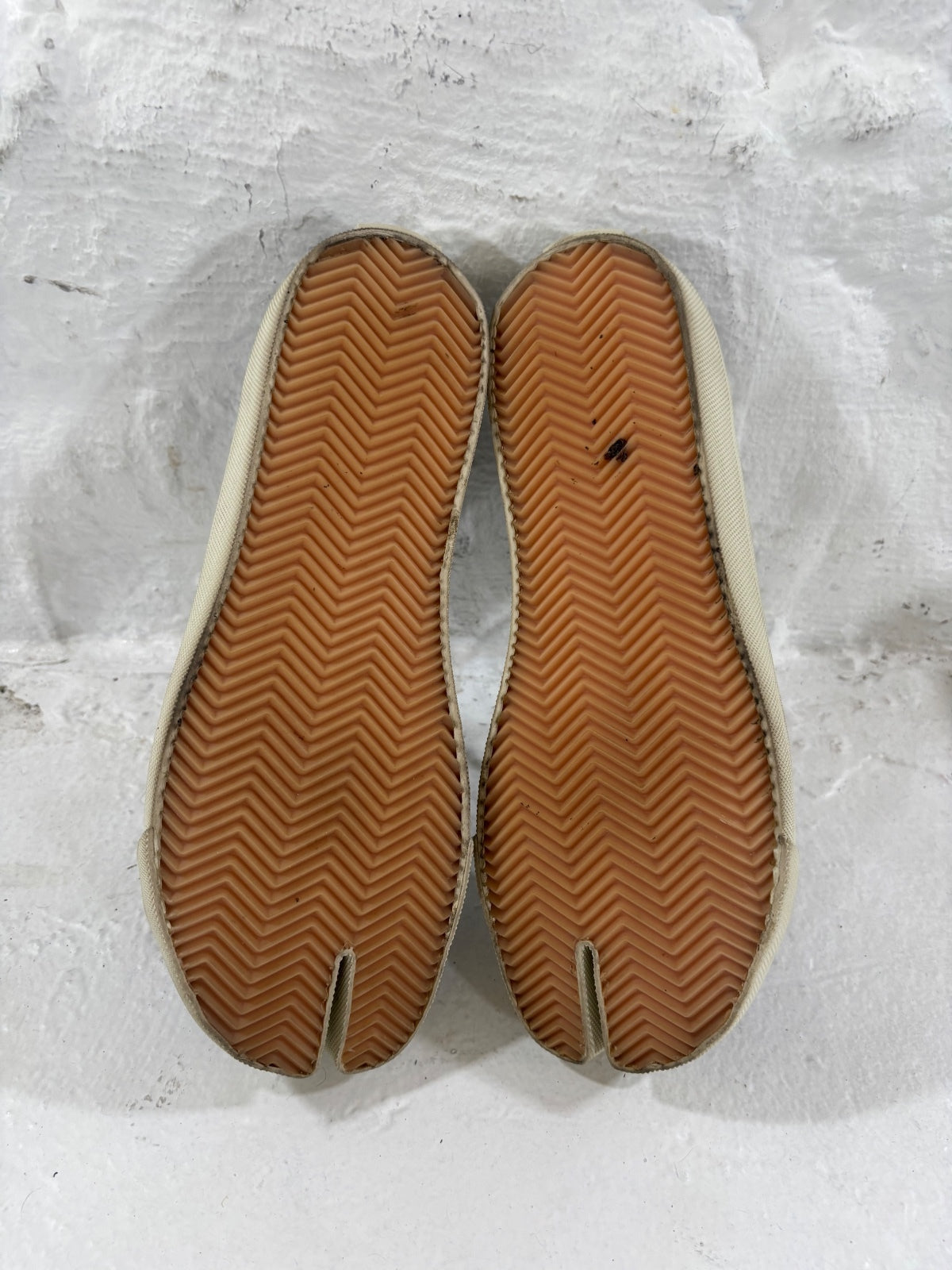 Maison Margelia Tabi Sneakers {{ color }} {{ brand }} {{ archive }} {{ season }} {{ year }} {{ hedi slimane }}