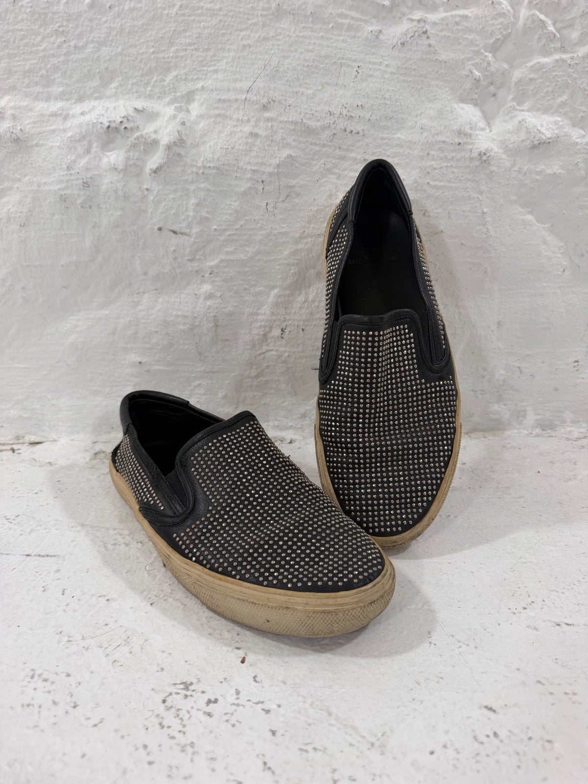 Saint Laurent Paris Studded Slip-Ons {{ color }} {{ brand }} {{ archive }} {{ season }} {{ year }} {{ hedi slimane }}
