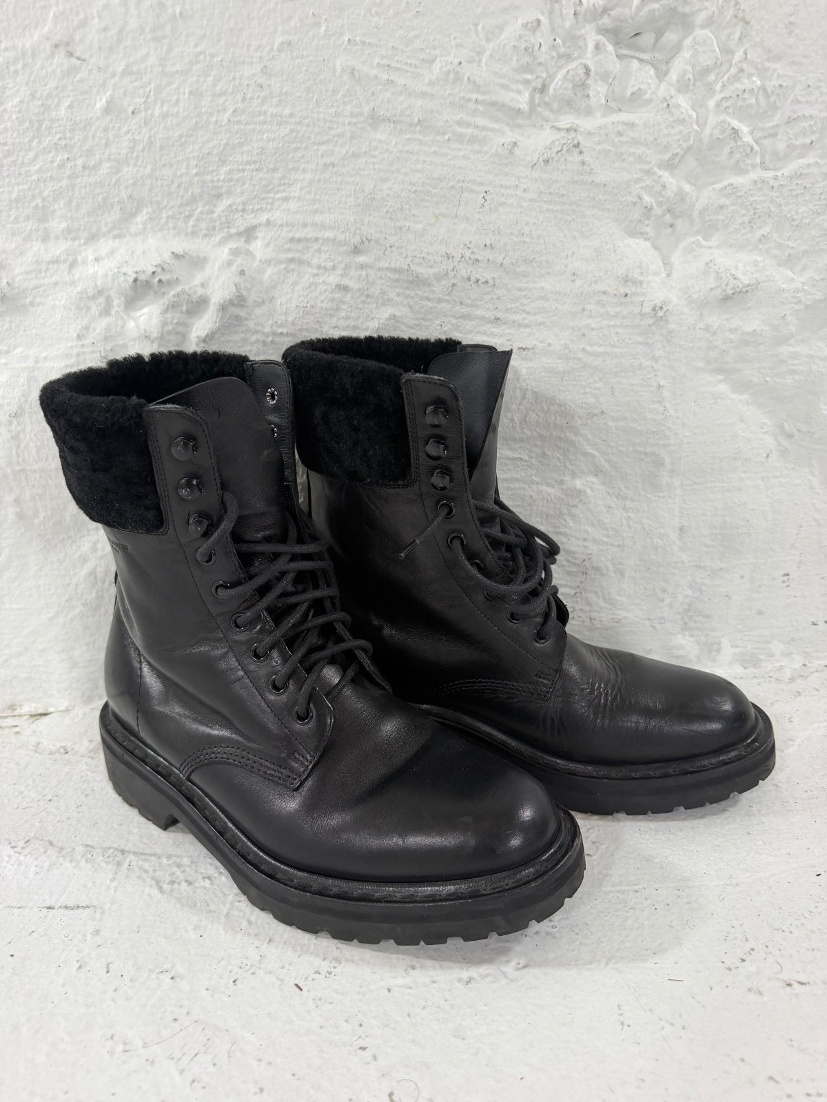 Saint Laurent Paris Combat Boots {{ color }} {{ brand }} {{ archive }} {{ season }} {{ year }} {{ hedi slimane }}