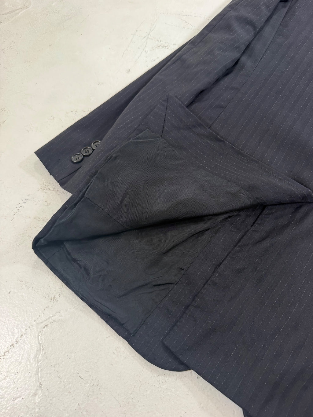 Dior Homme AW07 Pin-Striped Blazer {{ color }} {{ brand }} {{ archive }} {{ season }} {{ year }} {{ hedi slimane }}