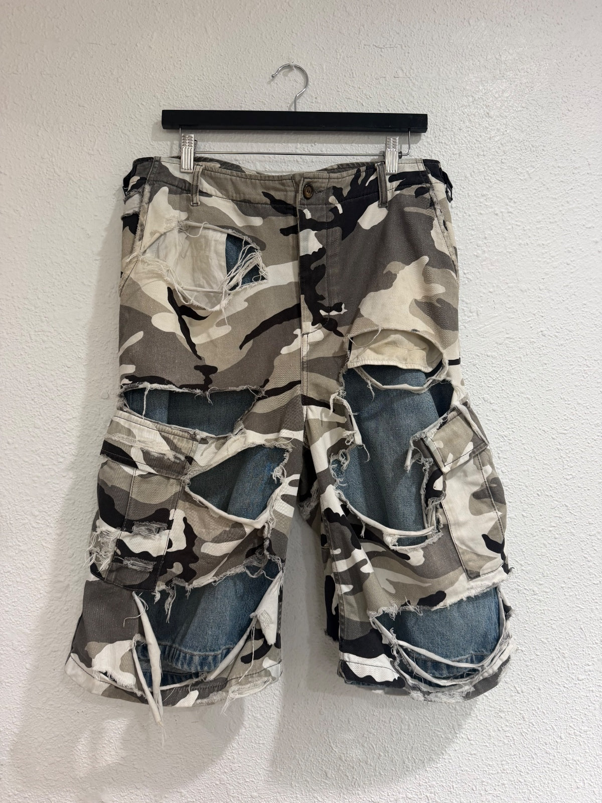Balenciaga Trompe L’Oeil Jean Shorts {{ color }} {{ brand }} {{ archive }} {{ season }} {{ year }} {{ hedi slimane }}