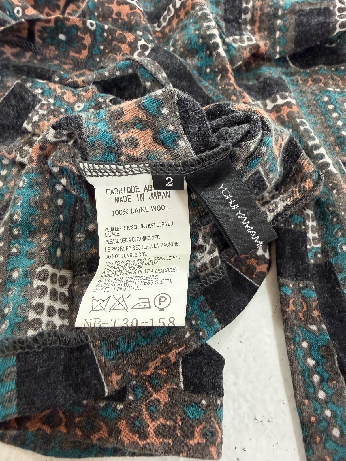 Yohji Yamamoto Longsleeve {{ color }} {{ brand }} {{ archive }} {{ season }} {{ year }} {{ hedi slimane }}