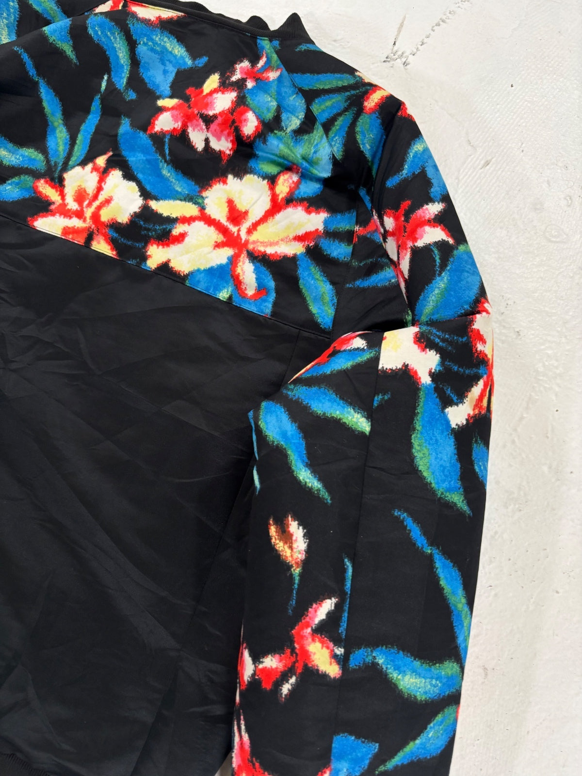 Balenciaga floral bomber jacket {{ color }} {{ brand }} {{ archive }} {{ season }} {{ year }} {{ hedi slimane }}