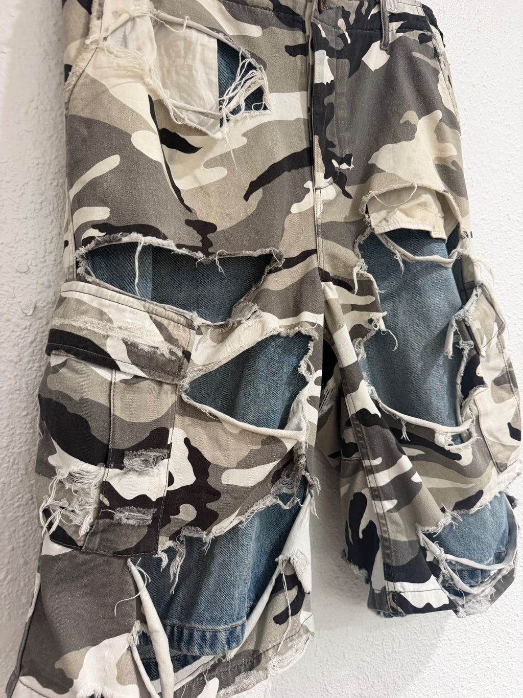 Balenciaga Trompe L’Oeil Jean Shorts {{ color }} {{ brand }} {{ archive }} {{ season }} {{ year }} {{ hedi slimane }}