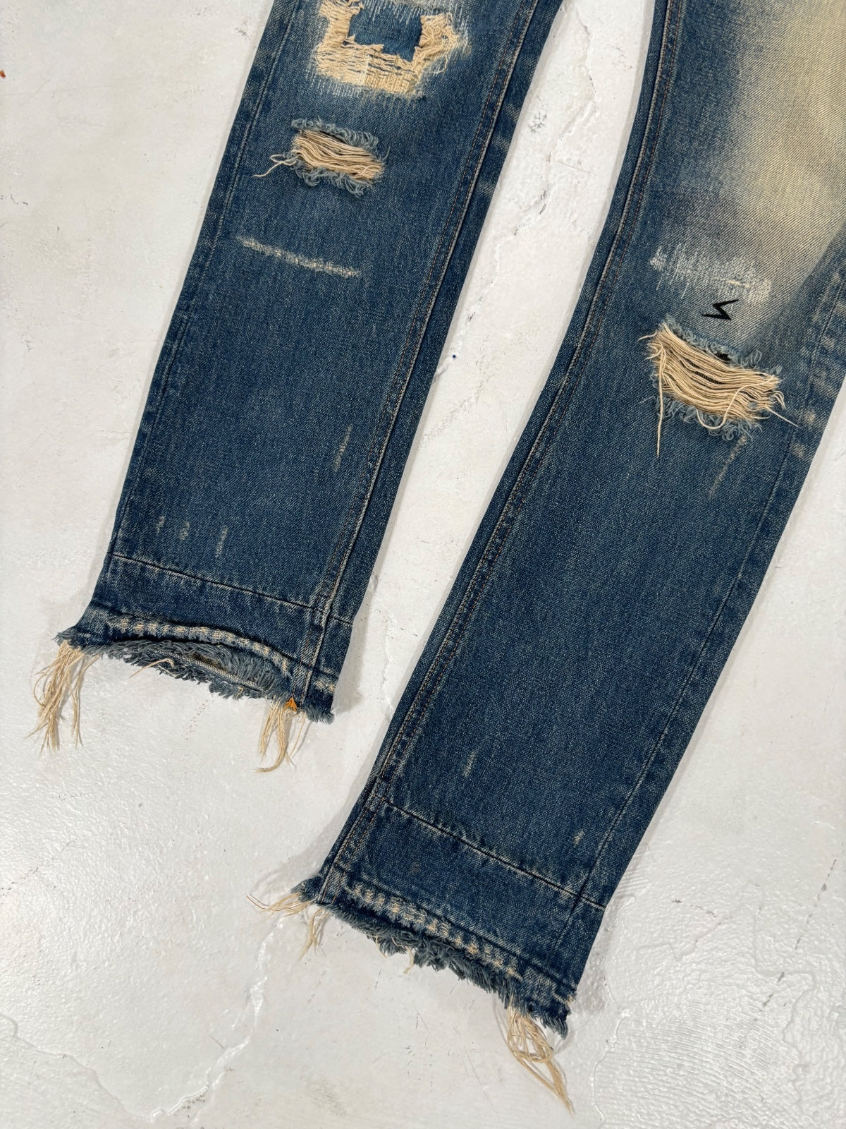 Undercover Ss04 52 denim {{ color }} {{ brand }} {{ archive }} {{ season }} {{ year }} {{ hedi slimane }}