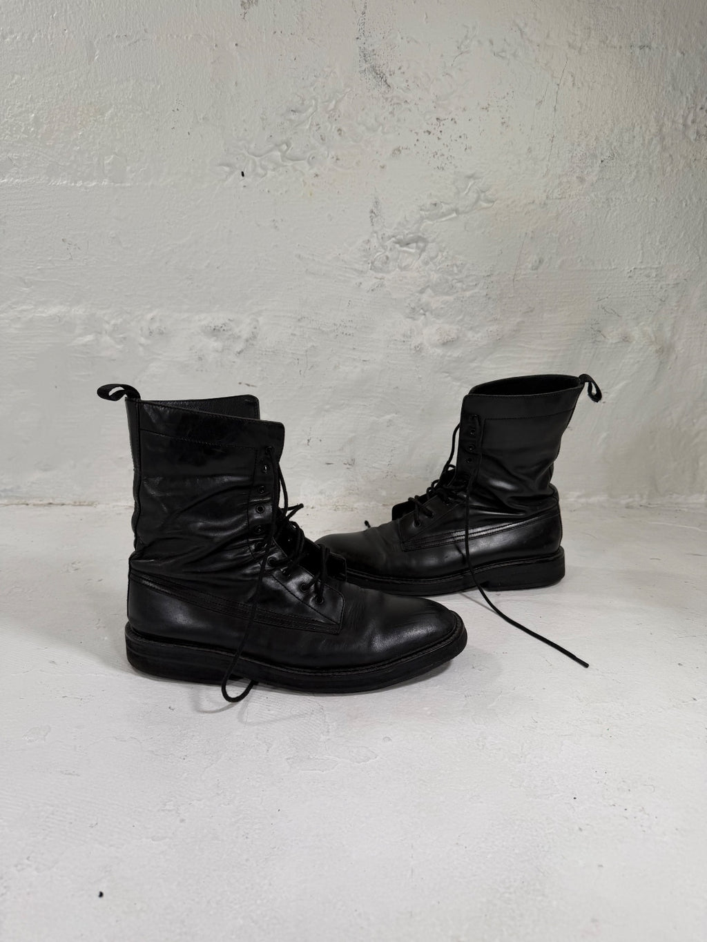 Dior Homme AW07 Navigator Boots By Hedi {{ color }} {{ brand }} {{ archive }} {{ season }} {{ year }} {{ hedi slimane }}