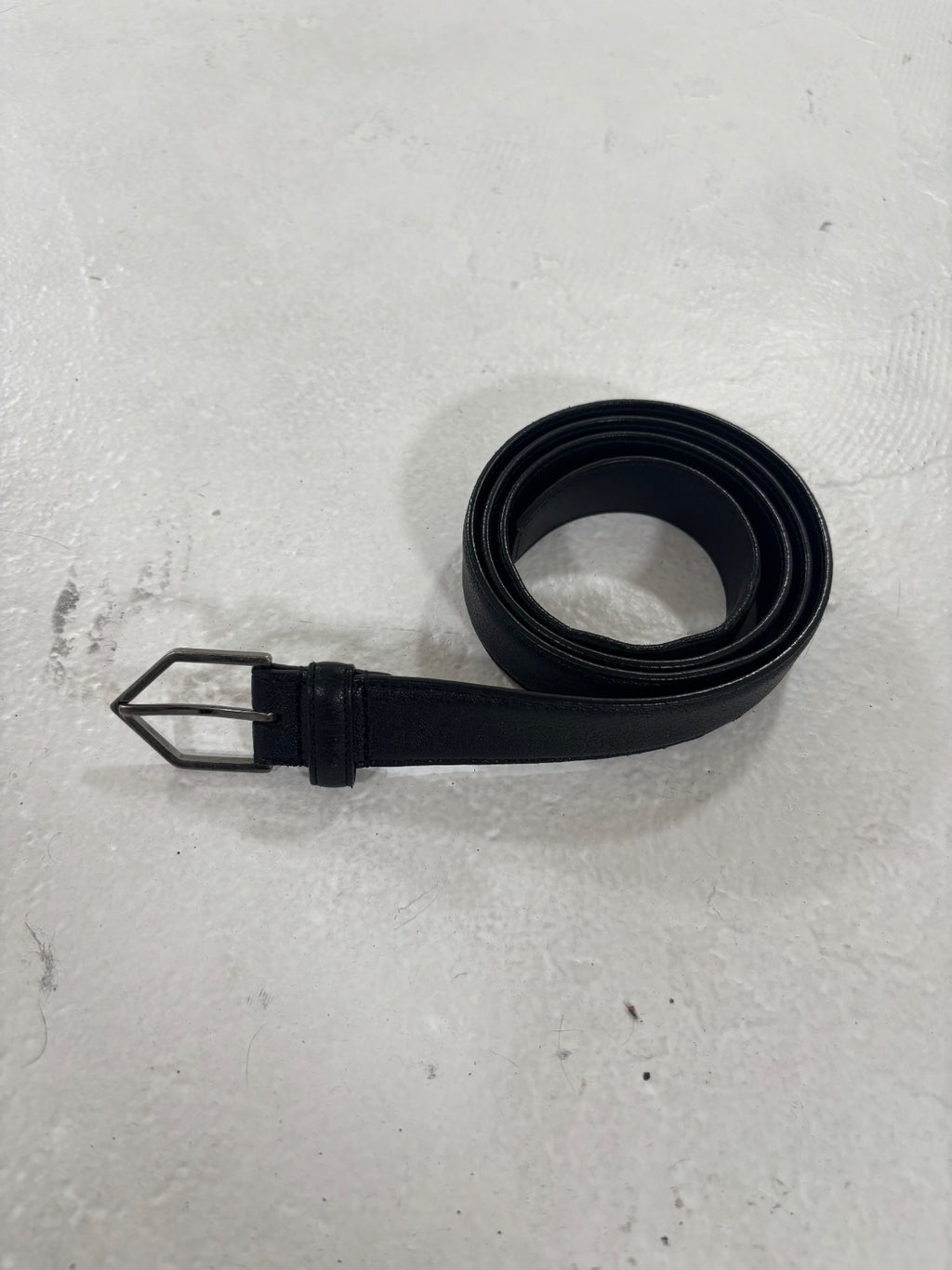 Saint Laurent Paris 1-Inch D-Point Belt {{ color }} {{ brand }} {{ archive }} {{ season }} {{ year }} {{ hedi slimane }}