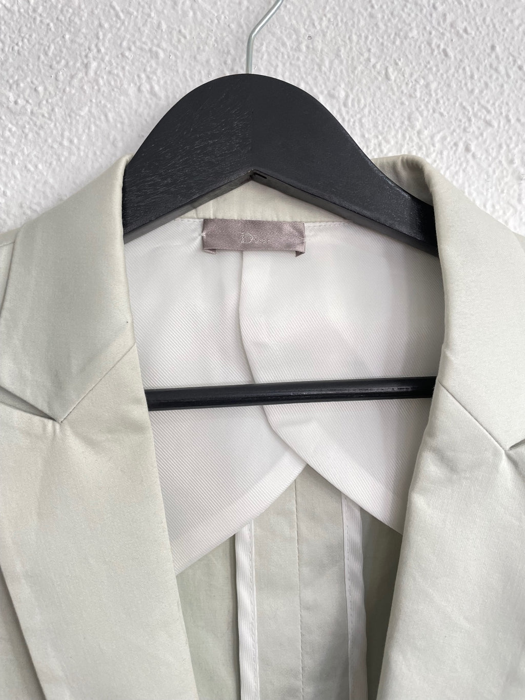 Dior Homme SS06 Icey White Blazer {{ color }} {{ brand }} {{ archive }} {{ season }} {{ year }} {{ hedi slimane }}