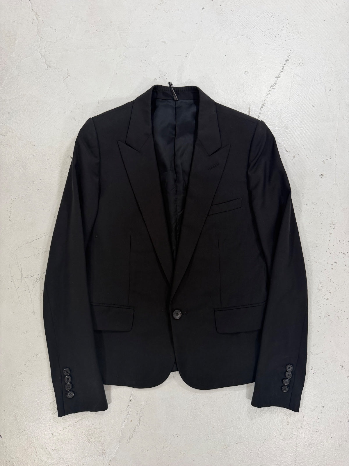 Dior Homme AW07 Cropped Blazer {{ color }} {{ brand }} {{ archive }} {{ season }} {{ year }} {{ hedi slimane }}