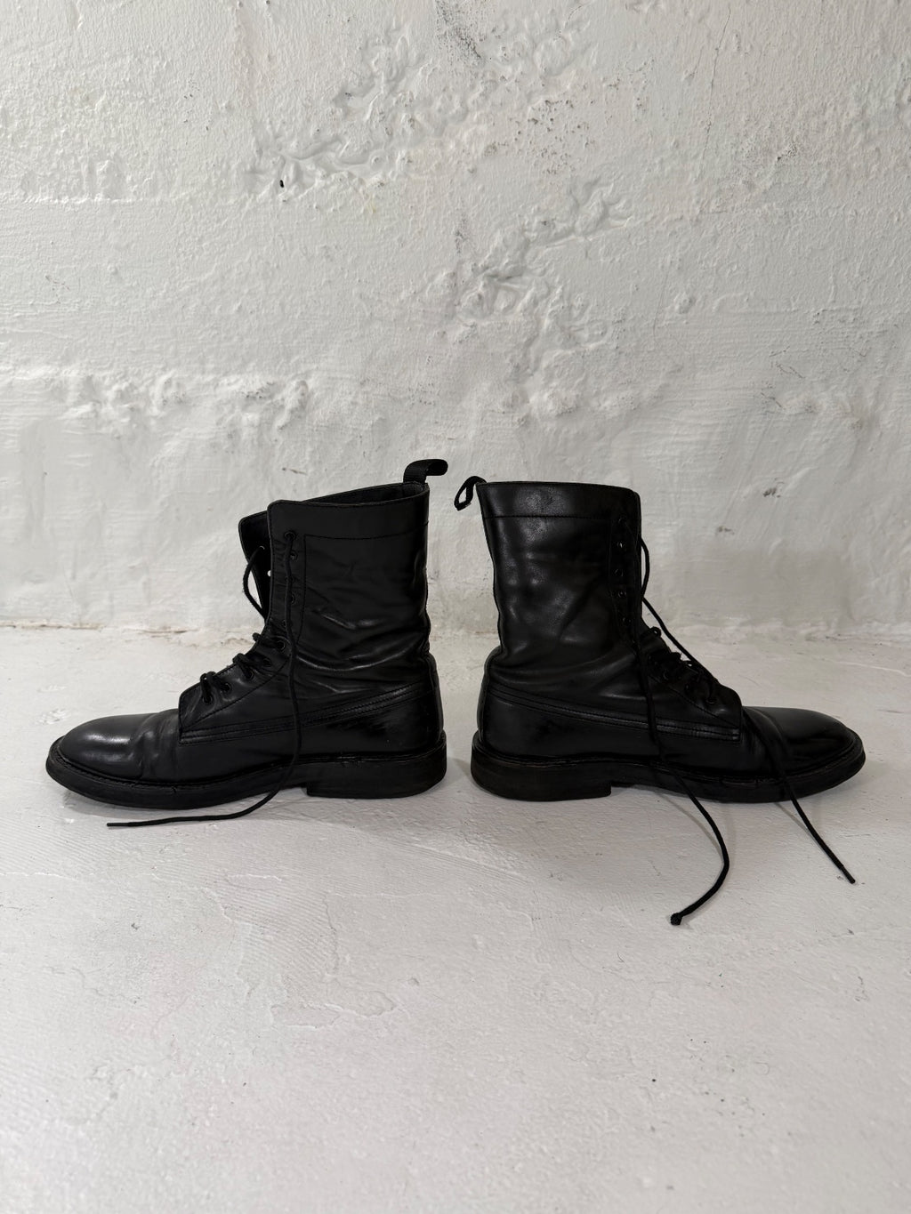 Dior Homme AW07 Navigator Boots By Hedi {{ color }} {{ brand }} {{ archive }} {{ season }} {{ year }} {{ hedi slimane }}