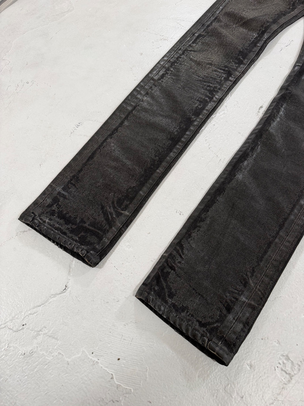 Dior Homme AW05 Luster Denim {{ color }} {{ brand }} {{ archive }} {{ season }} {{ year }} {{ hedi slimane }}