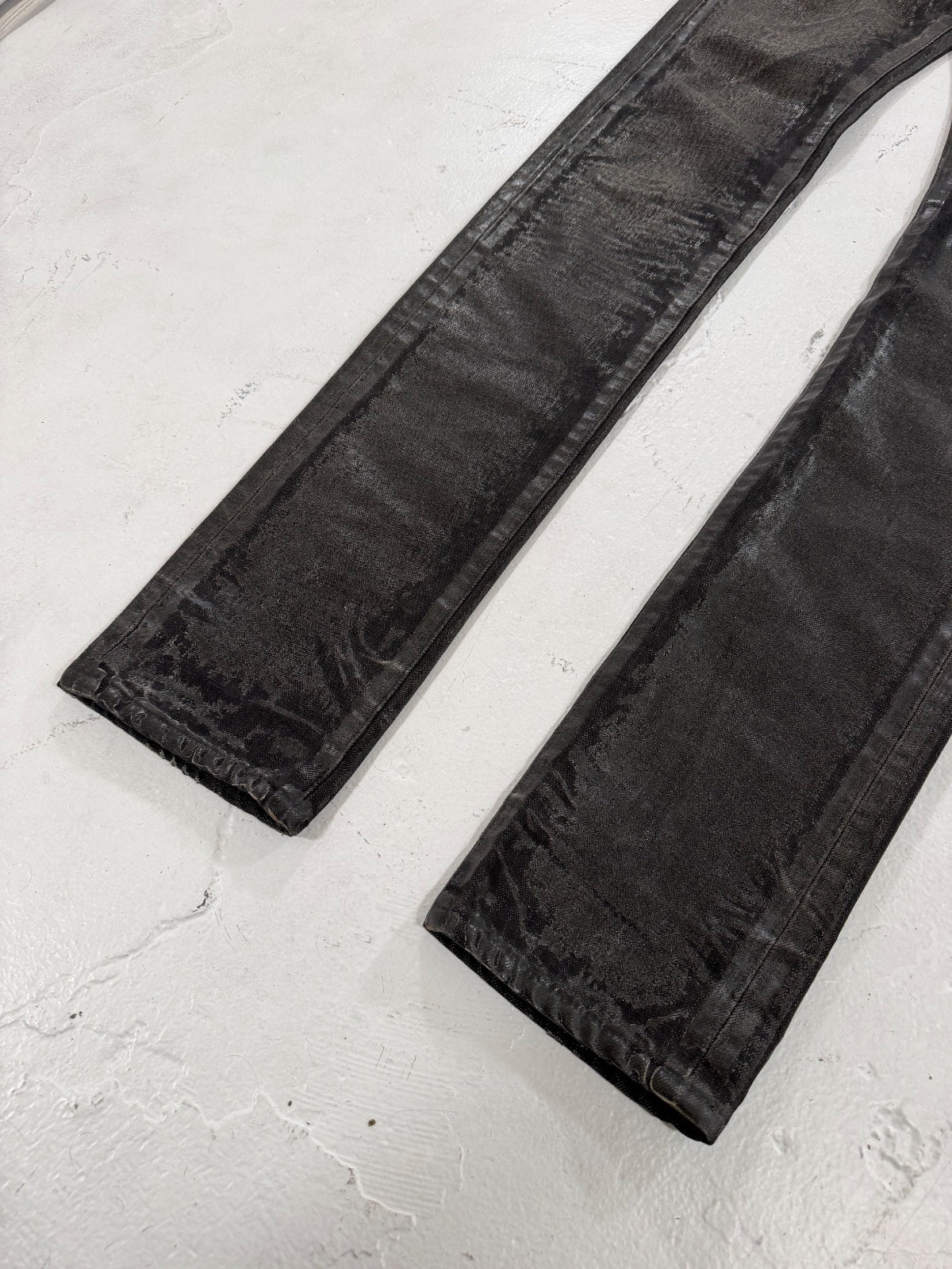 Dior Homme AW05 Luster Denim {{ color }} {{ brand }} {{ archive }} {{ season }} {{ year }} {{ hedi slimane }}
