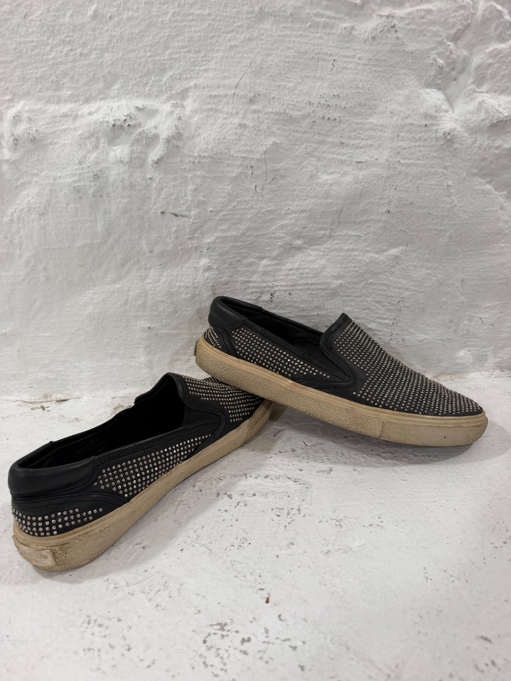 Saint Laurent Paris Studded Slip-Ons {{ color }} {{ brand }} {{ archive }} {{ season }} {{ year }} {{ hedi slimane }}